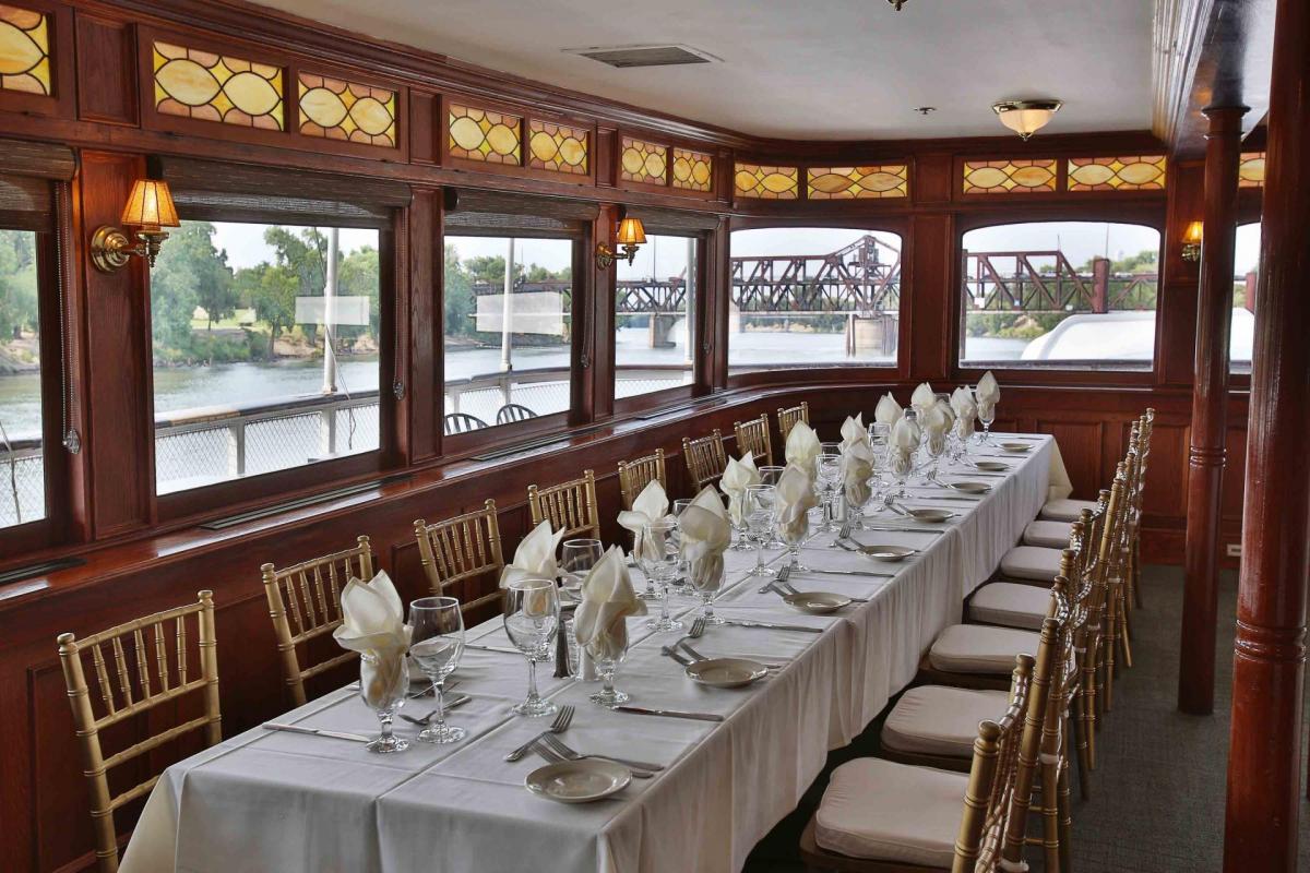 riverboat hotel in sacramento